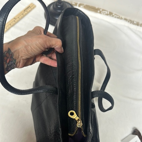 Spacious Black Leather Tote with Textured Finish - Picture 9 of 16